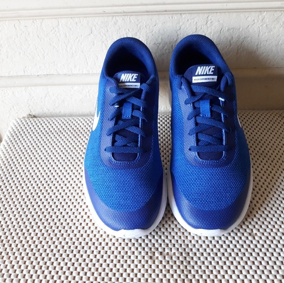 Nike - Picture 4 of 5